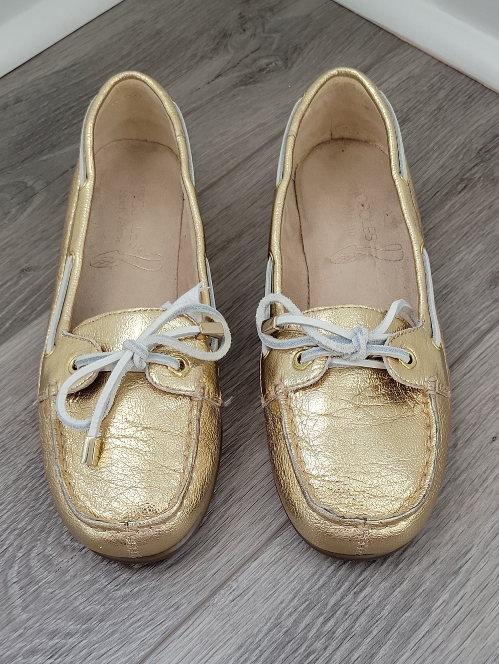 Aerosoles Gold Boatshoes In Size 7